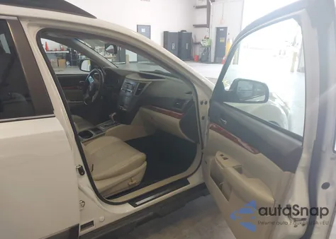 2010 Subaru Outback 3.6R Limited z USA, uszkodzony, nr VIN 4S4BREKC8A2343966